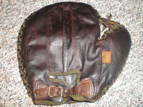 Spalding Basemitt 1 Back